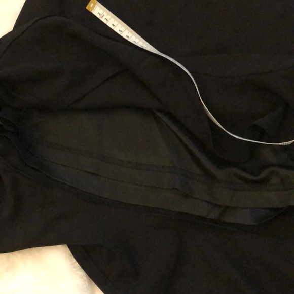 Black flouncy/ruffle bottom mini skirt. Forever 21 - Picture 9 of 9